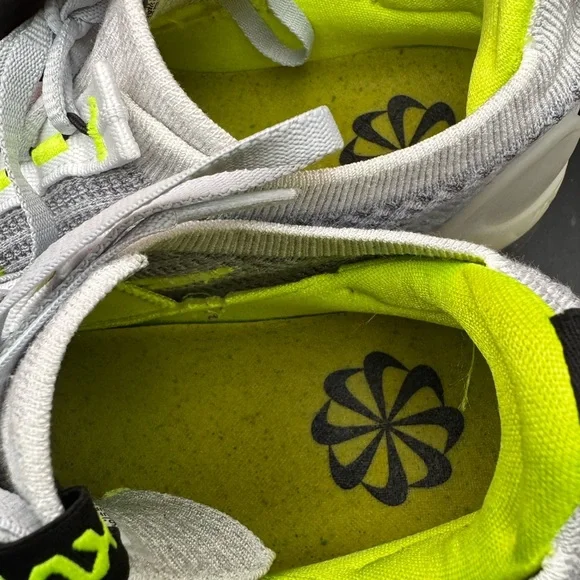 Nike Air VaporMax Gray White Volt Youth Shoes Sneakers Size 6.5 With Box - Picture 16 of 16